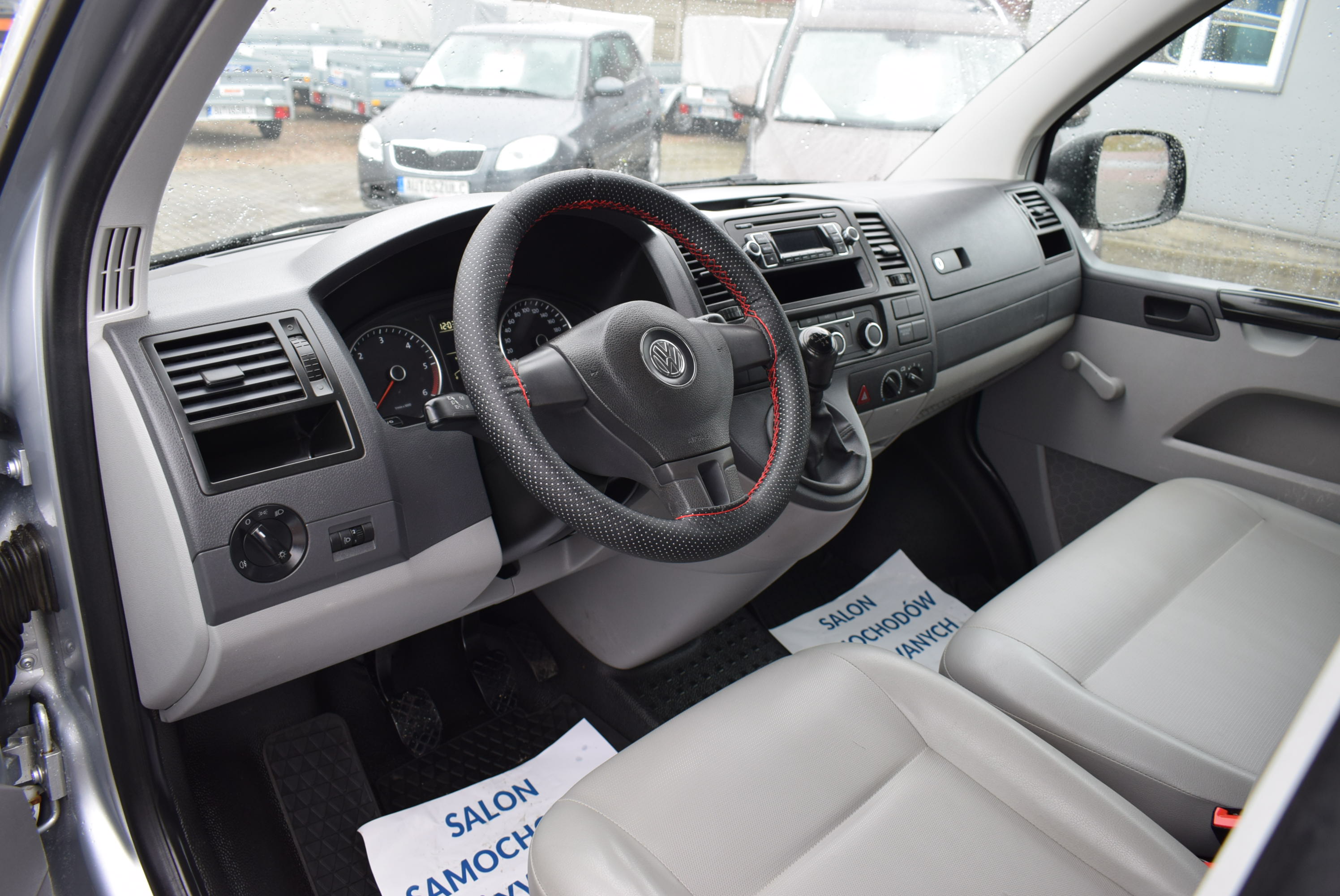 VW Transporter T5 Lift 2.0 TDI, 9-Osobowy, Klima, Hak, ISOFIX, Serwisowany, Zadbany, Rok Gwarancji full