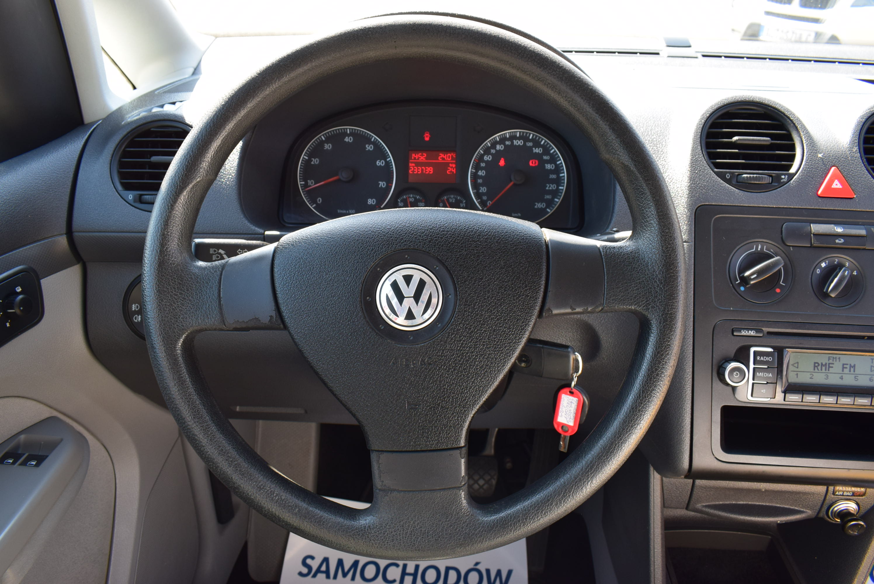 VW Caddy 1.4 Benzyna, 5-osobowy, Model : 2010, Prosty, tani w utrzymaniu, Sprawny technicznie, Zadbany, Rok Gwarancji full