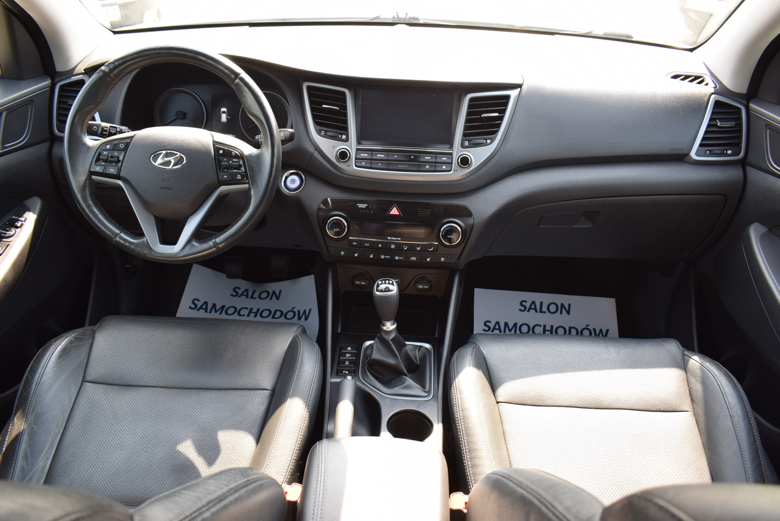 Hyundai Tucson 2.0 CRDI, Terenowy, 4×4, Panoramiczny dach, Nawigacja, Klima, Hak, Rok Gwarancji full